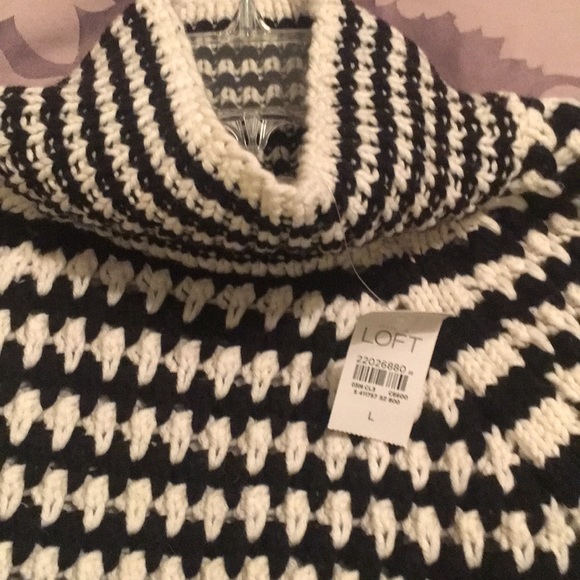 Loft sweater one of a kind - Picture 3 of 4